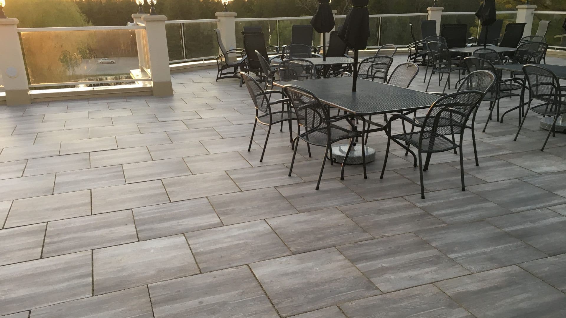 banner-black-porcelain-pavers-for-patio (1)