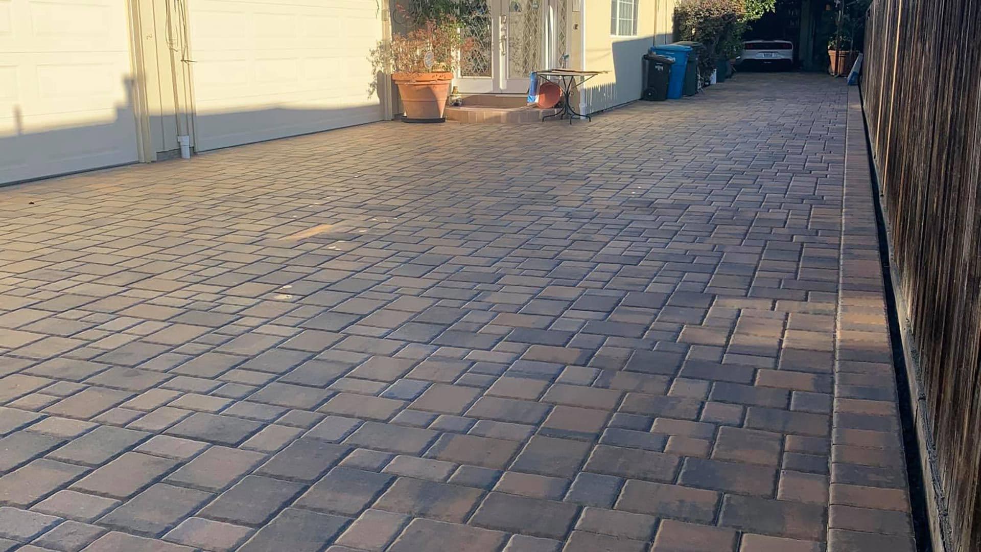 banner-front-walkway-and-driveway-pavers-installed