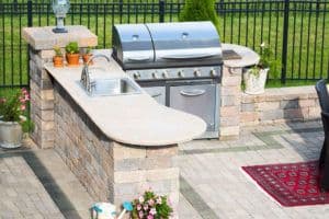 banner-paved-outdoor-kitchen-area-300x200