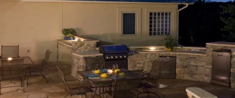 content-outdoor-kitchen-with-refrigerator-installed-768x323