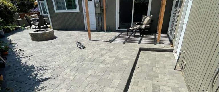 content-patio-deck-under-pergola-768x323