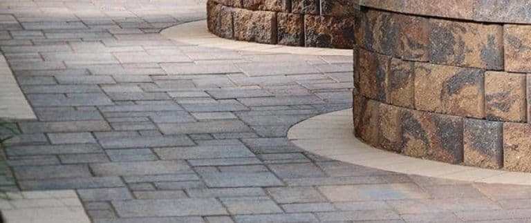 content-paver-patio-with-stone-walls-768x323.
