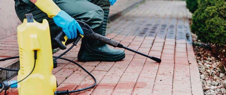 content-pavers-being-cleaned-768x323 (1)