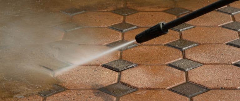 content-professional-washing-pavers-768x323